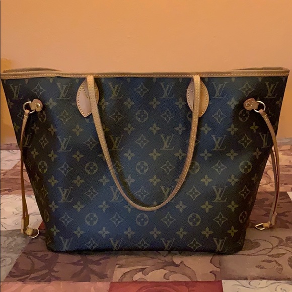 Louis Vuitton Handbags - Louis Vuitton Neverfull MM